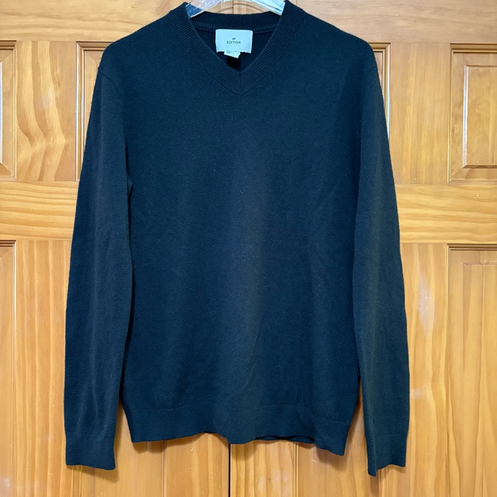 H&M Men's V-Neck Black Cashmere Sweater